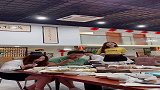 这年头没有一点才艺，都不好意思当服务员