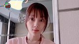 李小璐在线教美妆，抹粉画眼线涂口红，颜值瞬间飙升
