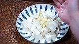 清爽解腻的小葱拌豆腐，我们全家都特别喜欢
