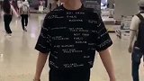 陈立农很努力，自己奋力练舞，但从不说辛苦很有毅力