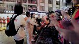 妻子团做客张家界，现场喝土家族拦门酒，霍思燕霸气一口闷！