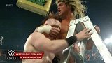 WWE-15年-PPV合约阶梯赛：大白与齐格勒双双从空中摔倒在擂台-花絮