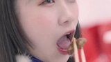 作为全校最靓的吃货，我一尝就知道这个排骨味道不对