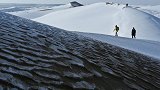 中国最漂亮的沙漠，冬天竟会下雪，雾凇奇观惹人醉！