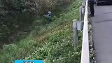 路上严重堵车实在坚持不住，男子喊来代驾堵车