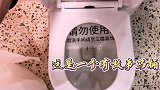 搞笑视频：这是一个有故事的马桶啊！