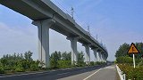 为什么建高铁宁愿斥巨资建高架桥，也不愿意走平地？想不到的麻烦