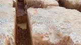 自建房挖地基，坑洞修得十分平整