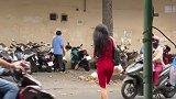 越南女孩过马路
