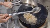 芹菜炒香干，家常版做法好吃下饭
