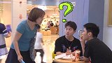 商场整蛊路人，小姐姐假装和帅哥认识，还自诉给他写过情书，套路