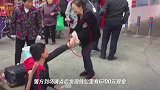 残疾小伙捡到6700元归还失主却起“争执” ,这一幕让他措手不及…