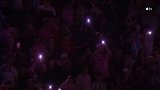 梅西单手举金球入场，在迈阿密主场霸气展示金球奖