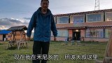 小伙骑行川藏线，住在大草原的最美客栈，晚上还可以看星空