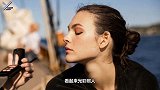意大利超模帆船上拍大片五官精致眼神魅惑
