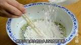 面粉别再烙饼了，淋上1个鸡蛋，出锅嘎嘣脆口，比吃肉都香