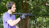 全自动乌兹冲锋枪射击实测，深受老外喜爱