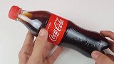 在可乐瓶顶部放上气泡糖，谁打开谁倒霉，简直太好玩了！