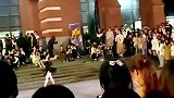 多才多艺高校社团招新演出，小姐姐一段舞蹈引同学阵阵掌声