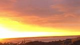 新西兰旺加努伊，南太平洋海岸的完美日落。