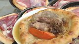 美食馕包肉，羊肉鲜嫩多汁，看起来就好吃！