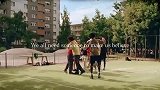 登贝莱与阿迪达斯合作拍摄宣传片 与少年一起踢球