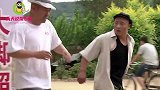 王小利与赵本山恩怨曝光，其儿子曝父亲演出多年零片酬，太现实了