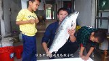 搞一条进口三文鱼做日式料理，小舅子没吃过也想来尝一尝