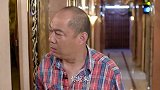 大叔来歌厅找人，忽然被美女的歌声所吸引