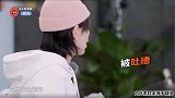 顺拐组合！张雨绮跳《无价之姐》又同手同脚，贾乃亮无奈也中招