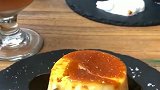 法国大厨的神操作！可以直接吃的果冻，却被他用喷火器烤冒泡了
