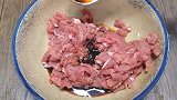 炒蒜薹有诀窍，跳过直接下锅，加2步脆嫩入味超下饭