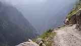 尼泊尔最危险的道路,在这样的路上你敢做在车上吗
