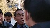 邻居的一再要求下，大衣哥朱之文亲自出面澄清，五万块钱是开玩笑