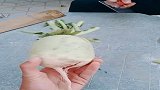 看似普通的萝卜，切开后里面竟是这样的，这是什么品种真不错
