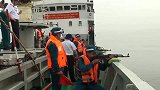 越南民兵进行海上实弹射击训练！