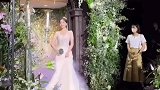 新娘在婚礼上自拍，真是太漂亮