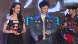 迪丽热巴持步枪拍照，杨紫用手枪顶头，女玩枪，就服赵丽颖！