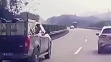 遇到高速爆胎如何正确处理