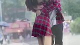 要搞定小姐姐就要先搞定她的闺蜜，街拍小姐姐