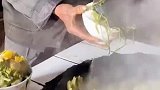 74岁照顾先天性残疾的儿子，父亲说只要有我在就不会让你们饿着