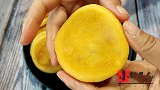 红薯饼这个做法最好吃，不用面粉，不油炸，软糯香甜，好吃又解馋