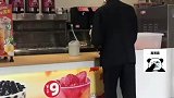 以为是要分给老婆，没想到是给老兄弟
