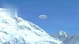 雪山附近出现白色碟形UFO，登山客拍下清晰画面