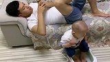 见识一下，家里的小祖宗是如何坑爹的，眼前这一幕，笑死老娘了