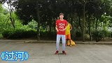 表弟是网红，他所到的地方都有人围观，难道是因为他会跳舞吗？