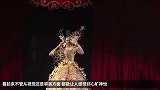 女模特穿着气球走秀，没想到半路突然泄气，全场瞬间沸腾起来了！