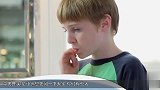 女子咬指甲 咬出了皮肤癌 看完你还敢咬指甲吗