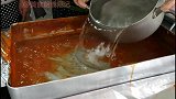 韩国小店，炒年糕和油炸圈圈，这种组合还挺新鲜