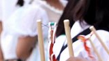 济南非遗传承人带着80件老玩具，走进小学校园